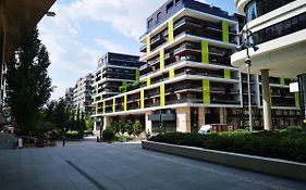 Corvin Promenade With Free Parking