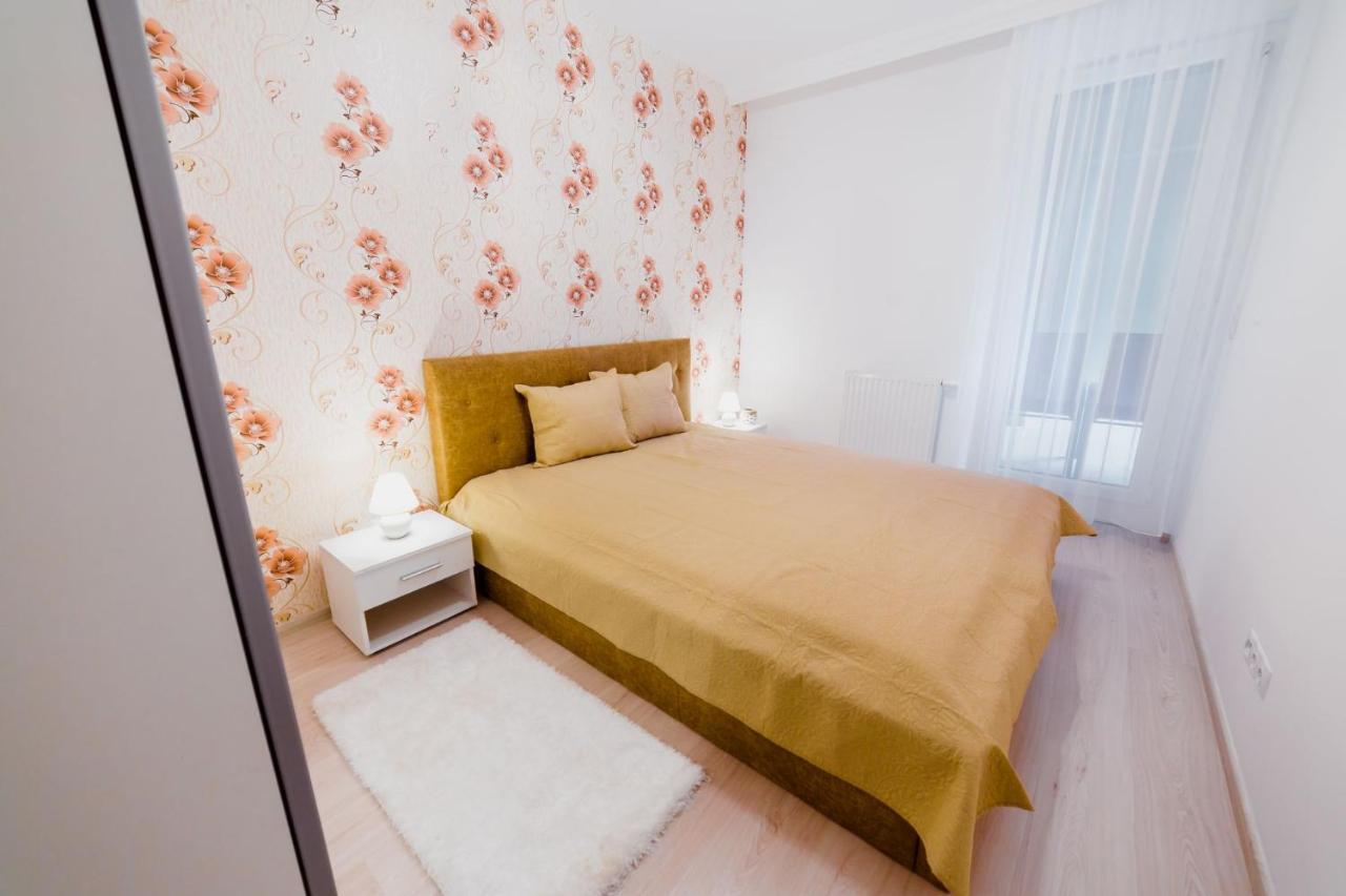 Ferienwohnung Corvin Promenade With Free Parking Budapest Exterior foto